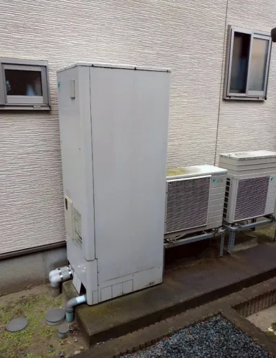 【神戸市長田区】長年使用したエコキュートの交換にあわせて容量も見直した施工事例｜TUN37LFVからSRT-ST466へ交換（施工前）