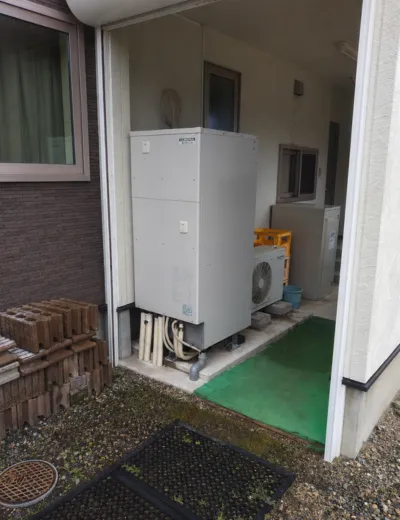 【久世郡久御山町】給湯中にお湯の温度が安定しにくくなったためエコキュートを交換｜CTU-461D1A10からSRT-ST466への施工事例（施工前）