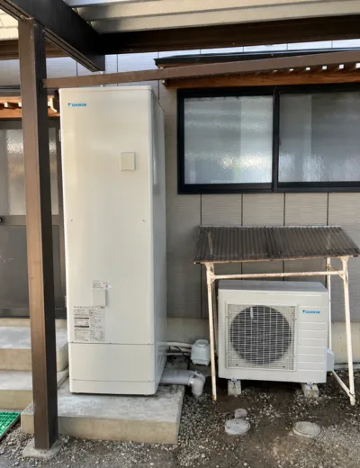 【京田辺市】保温していてもおふろが冷めやすくなったためエコキュートを交換｜TU46JFVからEQX46XFVへの施工事例（施工後）