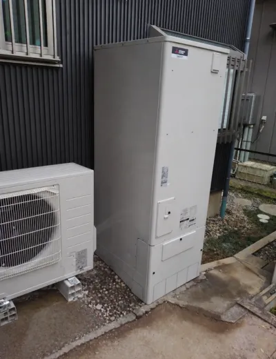 【京都市東山区】お湯が出ないことがあったためエコキュートを交換｜HE-K46AQからSRT-ST376Uへの施工事例（施工後）