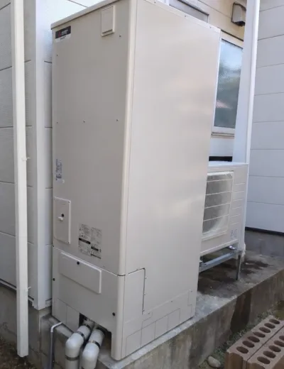 【京都市南区】シャワーの温度が安定しにくくなったためエコキュートを交換｜HE-K37AQからSRT-ST376への施工事例（施工後）