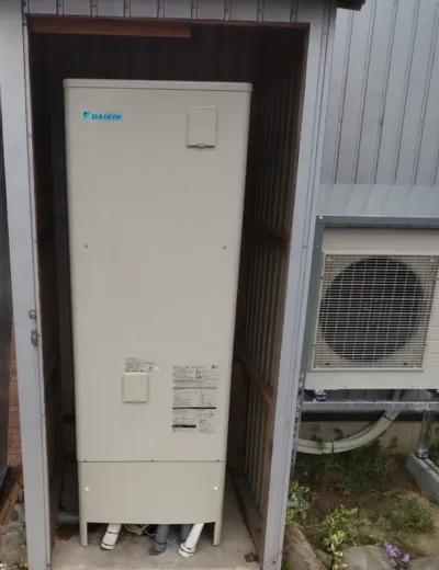 【京都市西京区】リモコンにエラーコードが表示されることがあったためエコキュートを交換｜SRT-3768F-BLからTUX37XFVへの施工事例（施工後）