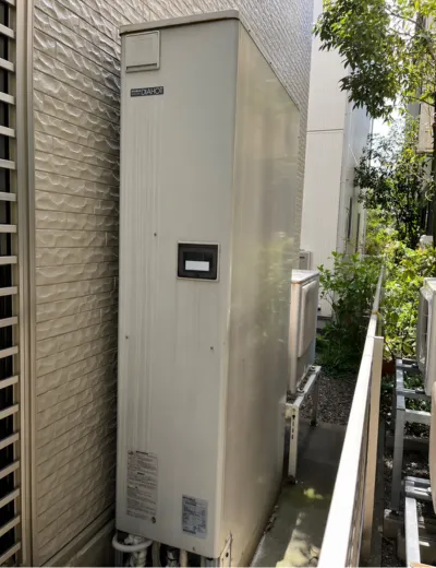 【京都市西京区】お湯がぬるく感じることが増えてきたためエコキュートを交換｜SRT-HPT43WZ1からSRT-ST436UZへの施工事例（施工前）