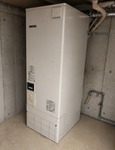 【京都市右京区】湯はり中にエラーコードが表示されることがあったためエコキュートを交換｜SRT-HPT37W2からSRT-ST376への施工事例（施工前）