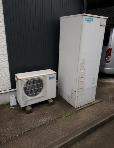 【三木市】湯はり中にエラーコードが表示されることがあったためエコキュートを交換｜SRT-HPT37W3からSRT-S376への施工事例（施工前）