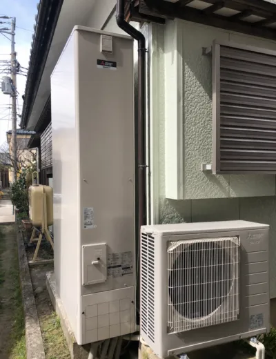 【乙訓郡大山崎町】シャワーの温度が安定しにくくなったためエコキュートを交換｜BHP-TDS463からSRT-S436UZへの施工事例（施工後）