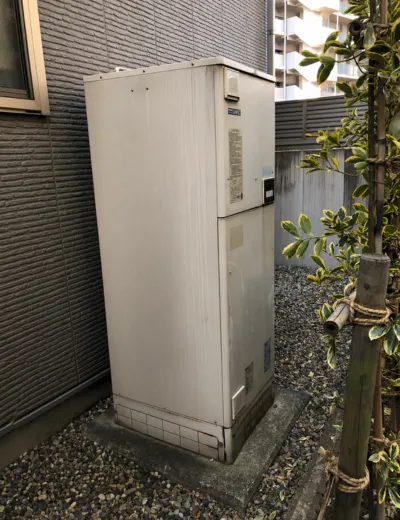 【乙訓郡大山崎町】お湯が出ないことがあったためエコキュートを交換｜SRT-3768WFU-BLからSRT-ST376への施工事例（施工前）