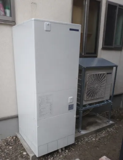 【吉野郡大淀町】台所でお湯を使うと浴室のシャワー温度が安定しなくなったためエコキュートを交換｜HE-K46AQからCTU-46AZ1への施工事例（施工後）