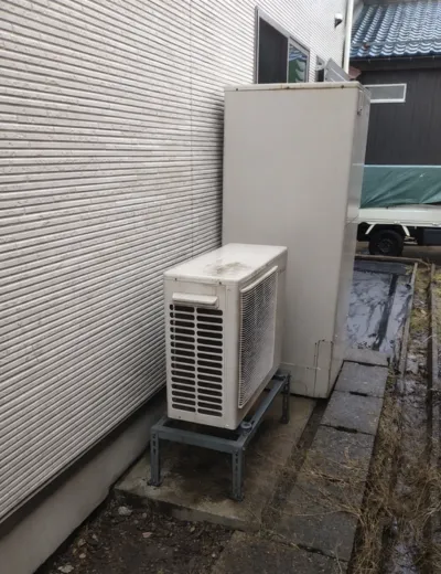 【吉野郡大淀町】おふろの自動保温がうまく続かなくなったためエコキュートを交換｜HWH-FB373CTGからTUA46YFVへの施工事例（施工前）