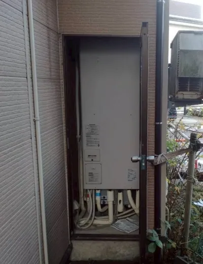 【洲本市】リモコンにエラー表示が出て給湯が止まることがあったためエコキュートを交換｜SRT-HPT46WDX3からSRT-ST467への施工事例（施工前）
