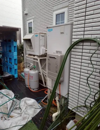 【洲本市】設置から年数が経ち故障前に備えてエコキュートを交換｜SRT-HPTK37W8からCTU-37AZ1への施工事例（施工前）