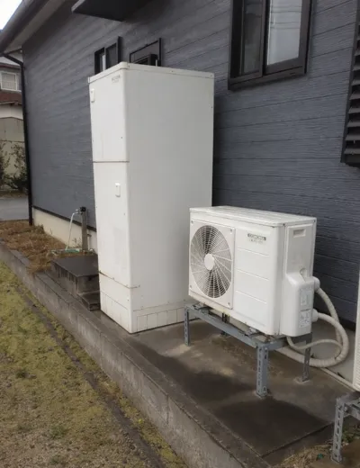 【高市郡高取町】浴室リモコンのボタンを押しても反応しにくくなったためエコキュートを交換｜CTU-371D1A11からHE-J46LQへの施工事例（施工前）