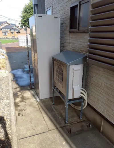 【磯城郡田原本町】ヒートポンプまわりの水漏れが見られるようになったためエコキュートを交換｜CFT-37M91からSRT-ST466への施工事例（施工後）