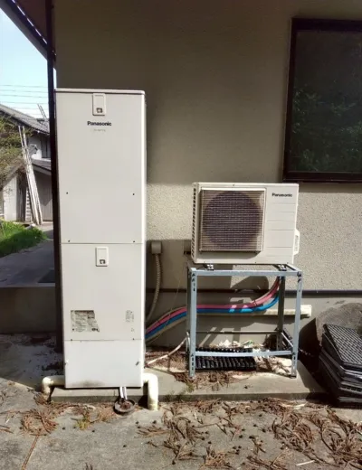 【磯城郡田原本町】浴室リモコンにエラーが表示されるようになったためエコキュートを交換｜HE-460SFQからHE-S37LQへの施工事例（施工前）