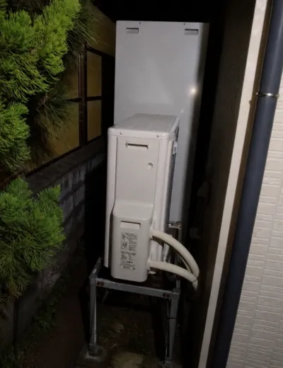 【綴喜郡井手町】お湯が出たり出なかったりして不安定になったためエコキュートを交換｜HWH-FBH373CTからCHP-E37AZ1への施工事例（施工後）