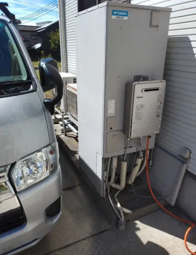 【向日市】保温していてもおふろが冷めやすくなったためエコキュートを交換｜SRT-HPT37W7からSRT-ST376への施工事例（施工前）