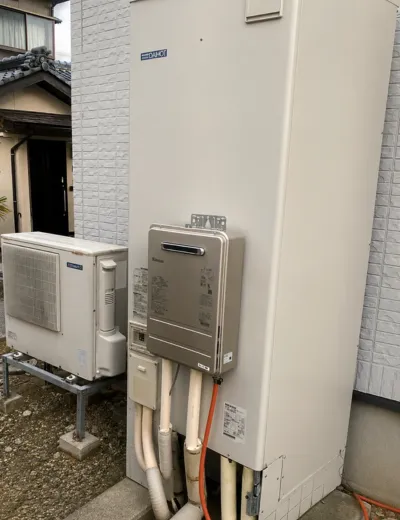 【大阪市旭区】おふろの保温中に湯温が下がりやすくなったためエコキュートを交換｜SRT-HPT55W2からSRT-ST466への施工事例（施工前）