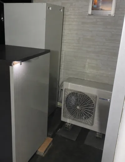 【大阪市此花区】夜間の沸き上げ後でも朝に使えるお湯が少なく感じる日が出てきたためエコキュートを交換｜BHP-TA37RからCHP-37AZ1への施工事例（施工後）