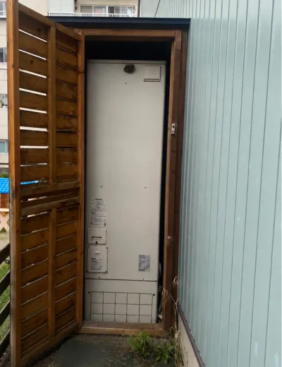 【大阪市旭区】リモコンにエラーコードが表示されることがあったためエコキュートを交換｜SRT-HPT46W3からSRT-ST466への施工事例（施工前）