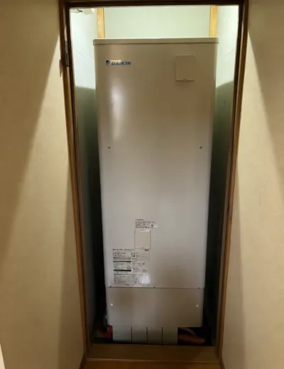 【大津市】お湯が出たり出なかったりして不安定になったためエコキュートを交換｜HPL-TS300RMからEQX37XVへの施工事例（施工後）