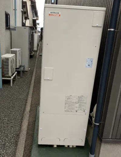【大津市】夜間の沸き上げ中に本体まわりの音が気になるようになったためエコキュートを交換｜BE-F56DWからBHP-TAD37Wへの施工事例（施工後）