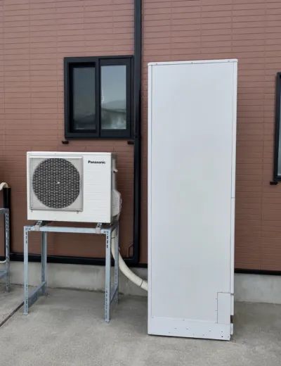 【大津市】お湯が出たり出なかったりして不安定になったためエコキュートを交換｜HE-KU46GQからHE-JPU46LQSへの施工事例（施工後）