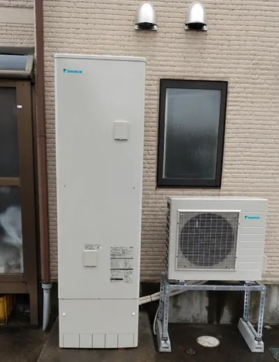 【大津市】追いだきをしてもおふろがしっかり温まりにくくなったためエコキュートを交換｜HPL-2TFC465RAUからEQX46XFVへの施工事例（施工後）