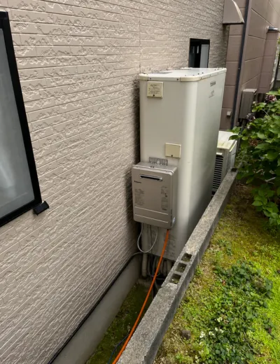 【大津市】保温していてもおふろが冷めやすくなったためエコキュートを交換｜HWH-FB371WCTからCTU-372AZ1への施工事例（施工前）