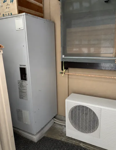 【大津市】お湯が出たり出なかったりして不安定になったためエコキュートを交換｜EC-3703KU-FAからCTU-E37AY6への施工事例（施工前）