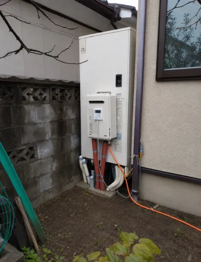 【大津市】台所や浴室でお湯を使っている途中に急にぬるく感じることがあったためエコキュートを交換｜HE-46D1QAPからSRT-ST376への施工事例（施工前）