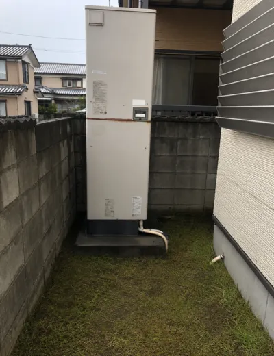 【大津市】湯はり完了までに時間がかかるようになったためエコキュートを交換｜SRT-4668FU-BLからSRT-ST466への施工事例（施工前）