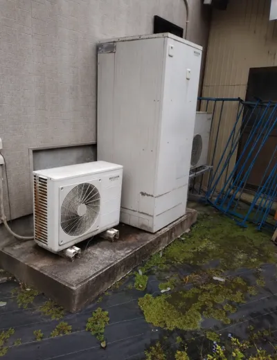 【綴喜郡宇治田原町】お湯が出たり出なかったりして不安定になったためエコキュートを交換｜CTU-H4614ATからCTU-46AZ1への施工事例（施工前）