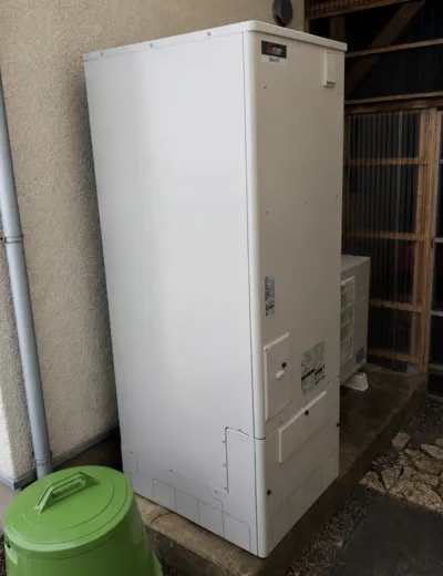 大阪市平野区でリモコンにエラーが表示されるエコキュートを370Lタイプへ交換｜SRT-HPT46W5からSRT-ST377へ（施工後）