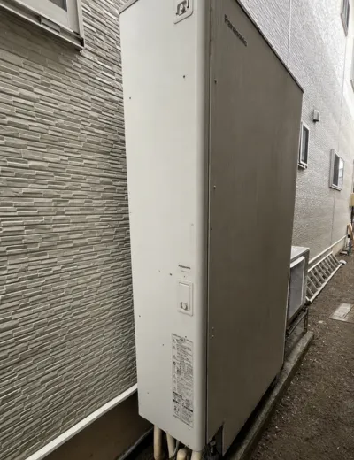 【大阪市城東区】ふろ自動で湯はりしたあとに湯量を確認することが増えたためエコキュートを交換｜HE-W46EQからHE-W46LQへの施工事例（施工前）