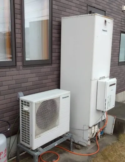 大阪市港区で台所リモコンの表示が薄くなったエコキュートを交換｜HE-K46BQEからTUA46ZFVEへ（施工前）