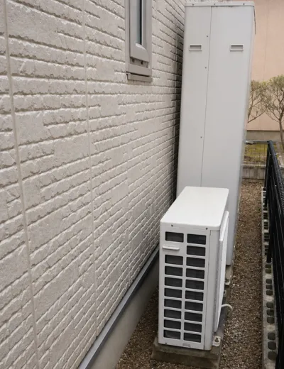 大阪市住之江区でお湯切れが増えた薄型エコキュートを460Lタイプへ交換｜TU37KFTVからEQA46YFTVへ（施工前）