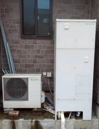 堺市北区で貯湯ユニットまわりから水漏れしているエコキュートを交換｜CTU-461NA6からCTU-46AZ1へ（施工前）