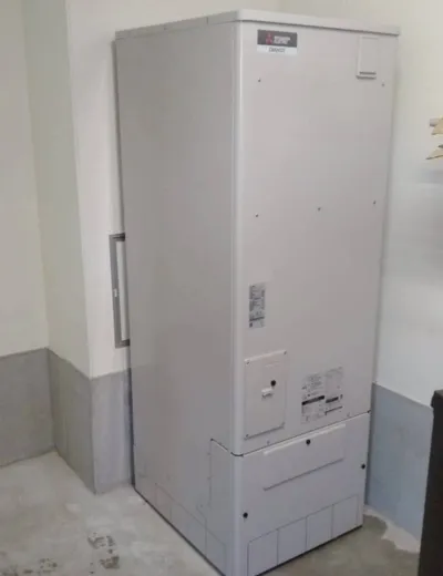 堺市西区で逃し弁まわりから水が出続けるエコキュートを交換｜CTU-E37AX4からSRT-ST377Uへ（施工後）