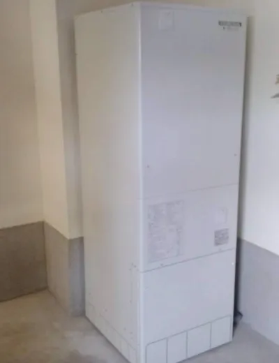 堺市西区で逃し弁まわりから水が出続けるエコキュートを交換｜CTU-E37AX4からSRT-ST377Uへ（施工前）