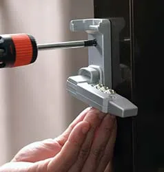 クレセント錠取り付け