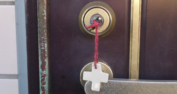 玄関ドアの鍵修理