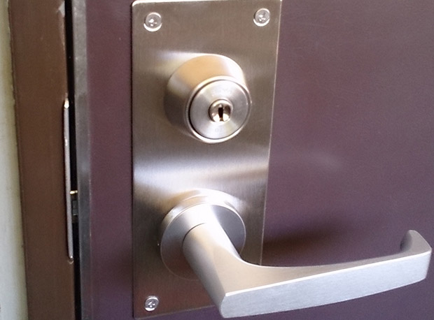 玄関ドアの鍵とドアノブの交換 川崎市中原区市ノ坪