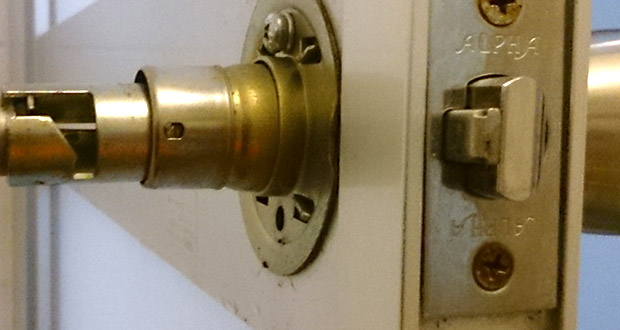 破壊開錠した浴室ドアの鍵