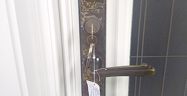WESTの鍵に交換した玄関ドア