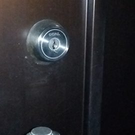 紛失した玄関の鍵を防犯性の高いディンプルキーに交換｜東松山市松山町
