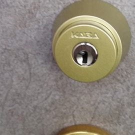 マンションの玄関ドアの鍵とサムターン交換｜金沢市旭町