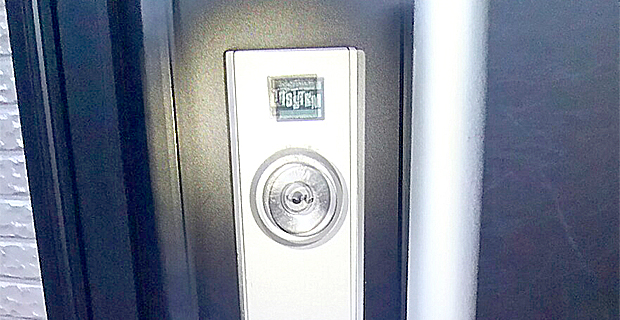 MIWAのU9が付いた玄関ドア