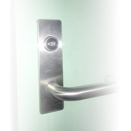 鍵穴の中で鍵が折れた玄関ドア