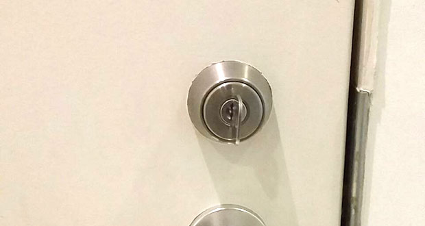 同じ建物の別の扉の鍵交換