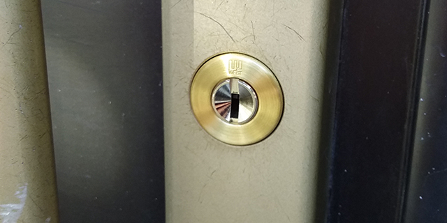 WESTのディンプルキーに替えた玄関ドア